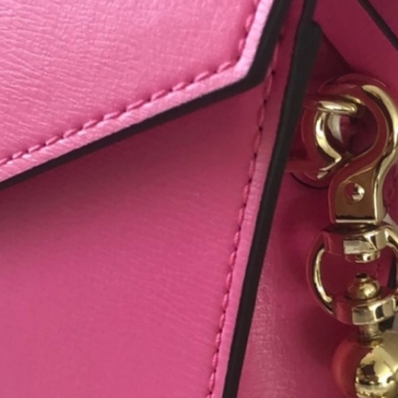 Ganni | Banner Envelope Chain Recycled Leather Clutch Bag - Picture 7 of 9